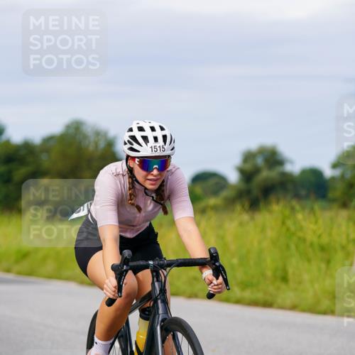 31.08.2025 - Elbe Triathlon Hamburg Michael Burmester http://msf.ph/oto/8683206 31.08.2025 11:09:10 Radfahren 1513, 1515 meine-sportfotos.de