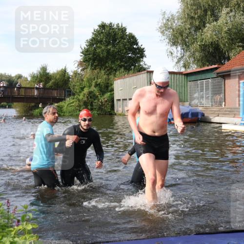 31.08.2025 - Elbe Triathlon Hamburg Luisa Fischer http://msf.ph/oto/8683207 31.08.2025 10:13:49 Schwimmen 934, 1029, 1054, 1059, 1089, 1103, 1108 meine-sportfotos.de