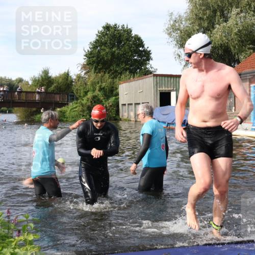 31.08.2025 - Elbe Triathlon Hamburg Luisa Fischer http://msf.ph/oto/8683211 31.08.2025 10:13:49 Schwimmen 934, 1029, 1054, 1059, 1089, 1103, 1108 meine-sportfotos.de