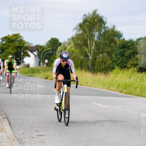 31.08.2025 - Elbe Triathlon Hamburg Michael Burmester http://msf.ph/oto/8683225 31.08.2025 11:09:25 Radfahren 1295, 1381, 1520 meine-sportfotos.de