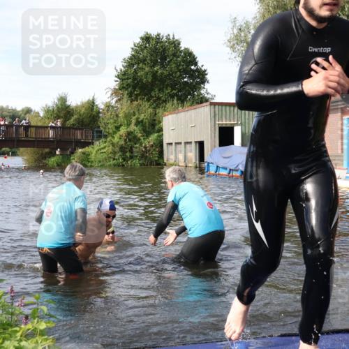 31.08.2025 - Elbe Triathlon Hamburg Luisa Fischer http://msf.ph/oto/8683226 31.08.2025 10:13:52 Schwimmen 1029, 1054, 1059, 1089, 1103, 1108 meine-sportfotos.de