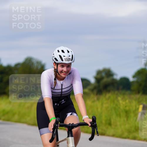 31.08.2025 - Elbe Triathlon Hamburg Michael Burmester http://msf.ph/oto/8683243 31.08.2025 11:09:30 Radfahren 1295, 1509, 1520 meine-sportfotos.de