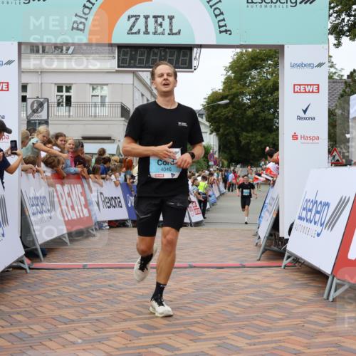 31.08.2025 - 21. Blankeneser Heldenlauf Strokosch-Dieckow http://msf.ph/oto/8683252 31.08.2025 12:03:56 Ziel 4046, 4061 meine-sportfotos.de