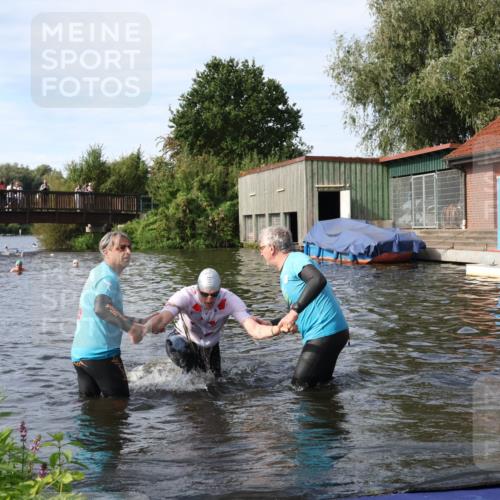 31.08.2025 - Elbe Triathlon Hamburg Luisa Fischer http://msf.ph/oto/8683270 31.08.2025 10:14:03 Schwimmen 1010 meine-sportfotos.de