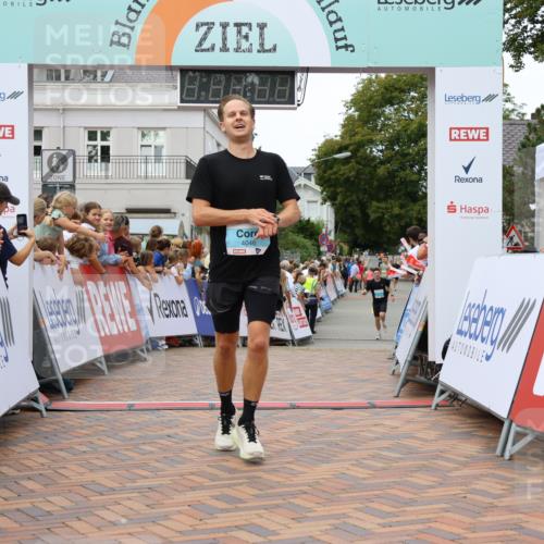 31.08.2025 - 21. Blankeneser Heldenlauf Strokosch-Dieckow http://msf.ph/oto/8683273 31.08.2025 12:03:56 Ziel 4046, 4061 meine-sportfotos.de