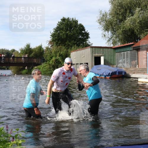 31.08.2025 - Elbe Triathlon Hamburg Luisa Fischer http://msf.ph/oto/8683274 31.08.2025 10:14:04 Schwimmen 1010 meine-sportfotos.de