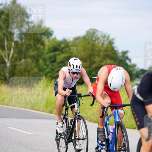 31.08.2025 - Elbe Triathlon Hamburg Michael Burmester http://msf.ph/oto/8683275 31.08.2025 11:09:56 Radfahren 1421, 1436, 1599, 1607 meine-sportfotos.de