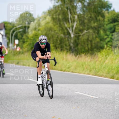 31.08.2025 - Elbe Triathlon Hamburg Michael Burmester http://msf.ph/oto/8683286 31.08.2025 11:10:08 Radfahren 1398, 1449 meine-sportfotos.de