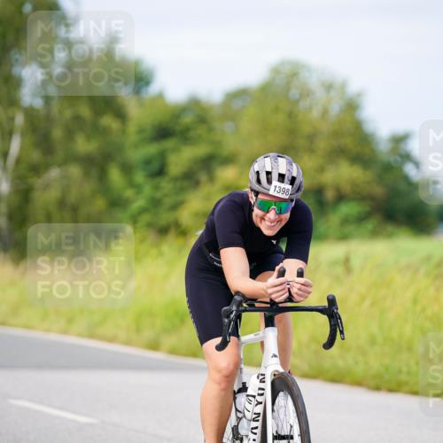 31.08.2025 - Elbe Triathlon Hamburg Michael Burmester http://msf.ph/oto/8683293 31.08.2025 11:10:09 Radfahren 1398, 1449 meine-sportfotos.de