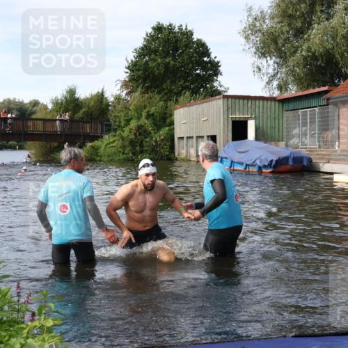 31.08.2025 - Elbe Triathlon Hamburg Luisa Fischer http://msf.ph/oto/8683294 31.08.2025 10:14:39 Schwimmen 941, 1015 meine-sportfotos.de