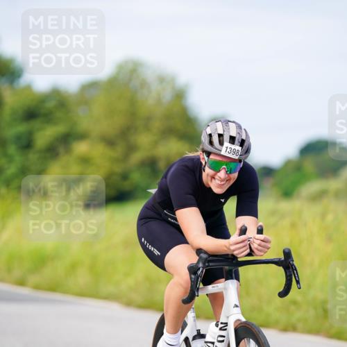 31.08.2025 - Elbe Triathlon Hamburg Michael Burmester http://msf.ph/oto/8683297 31.08.2025 11:10:09 Radfahren 1398, 1449 meine-sportfotos.de