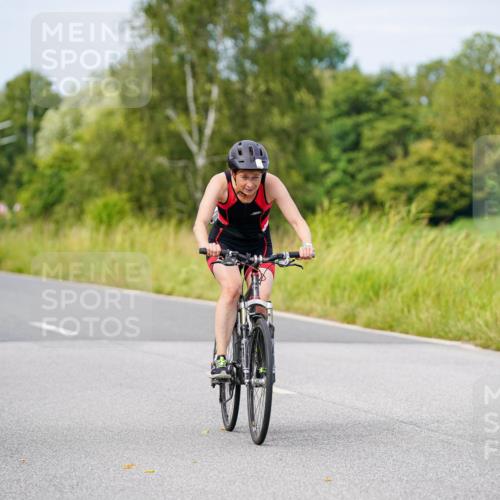 31.08.2025 - Elbe Triathlon Hamburg Michael Burmester http://msf.ph/oto/8683305 31.08.2025 11:10:10 Radfahren 1398, 1437, 1449 meine-sportfotos.de