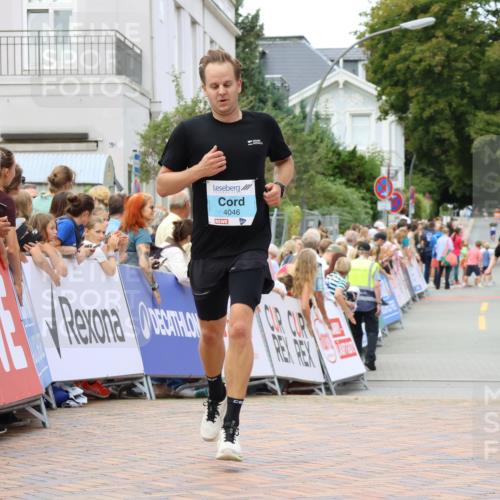 31.08.2025 - 21. Blankeneser Heldenlauf Strokosch-Dieckow http://msf.ph/oto/8683311 31.08.2025 12:03:54 Ziel 4046, 4225, 4226 meine-sportfotos.de
