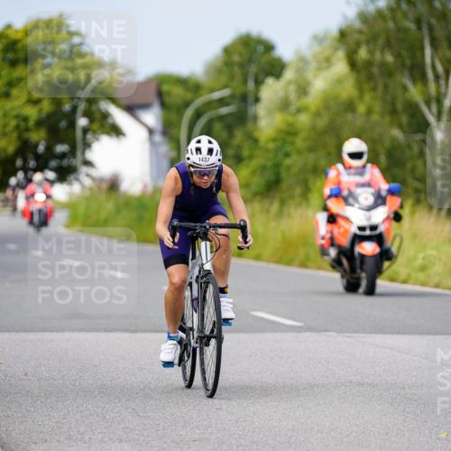 31.08.2025 - Elbe Triathlon Hamburg Michael Burmester http://msf.ph/oto/8683313 31.08.2025 11:10:15 Radfahren 1411, 1416, 1437 meine-sportfotos.de