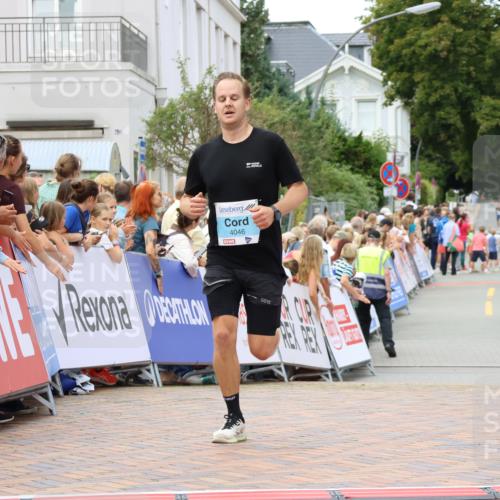 31.08.2025 - 21. Blankeneser Heldenlauf Strokosch-Dieckow http://msf.ph/oto/8683331 31.08.2025 12:03:54 Ziel 4046, 4225, 4226 meine-sportfotos.de
