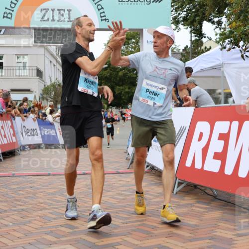 31.08.2025 - 21. Blankeneser Heldenlauf Strokosch-Dieckow http://msf.ph/oto/8683362 31.08.2025 12:03:50 Ziel 4046, 4230, 4225, 4226 meine-sportfotos.de