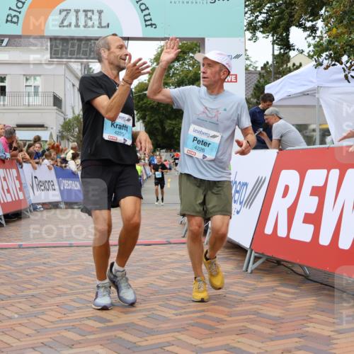 31.08.2025 - 21. Blankeneser Heldenlauf Strokosch-Dieckow http://msf.ph/oto/8683377 31.08.2025 12:03:49 Ziel 4230, 4225, 4226 meine-sportfotos.de