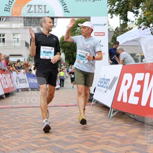 31.08.2025 - 21. Blankeneser Heldenlauf Strokosch-Dieckow http://msf.ph/oto/8683393 31.08.2025 12:03:49 Ziel 4230, 4225, 4226 meine-sportfotos.de