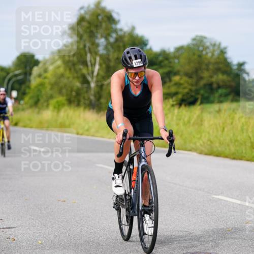 31.08.2025 - Elbe Triathlon Hamburg Michael Burmester http://msf.ph/oto/8683410 31.08.2025 11:10:38 Radfahren 1335, 1367, 1382, 1388, 1393, 1396, 1550 meine-sportfotos.de