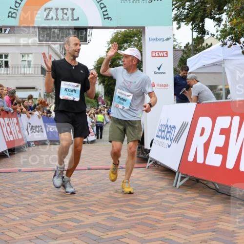 31.08.2025 - 21. Blankeneser Heldenlauf Strokosch-Dieckow http://msf.ph/oto/8683415 31.08.2025 12:03:49 Ziel 4230, 4225, 4226 meine-sportfotos.de