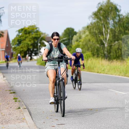 31.08.2025 - Elbe Triathlon Hamburg Michael Burmester http://msf.ph/oto/8683421 31.08.2025 11:10:41 Radfahren 988, 1335, 1367, 1382, 1393, 1396 meine-sportfotos.de