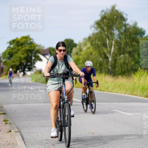 31.08.2025 - Elbe Triathlon Hamburg Michael Burmester http://msf.ph/oto/8683425 31.08.2025 11:10:41 Radfahren 988, 1335, 1367, 1382, 1393, 1396 meine-sportfotos.de