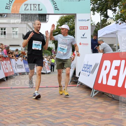 31.08.2025 - 21. Blankeneser Heldenlauf Strokosch-Dieckow http://msf.ph/oto/8683439 31.08.2025 12:03:49 Ziel 4230, 4225, 4226 meine-sportfotos.de
