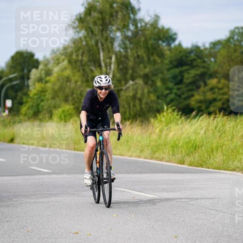 31.08.2025 - Elbe Triathlon Hamburg Michael Burmester http://msf.ph/oto/8683465 31.08.2025 11:11:10 Radfahren 1309, 1386, 1498, 1555 meine-sportfotos.de