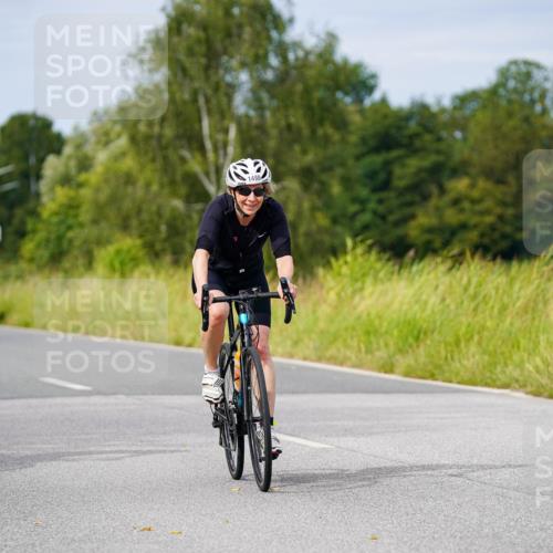 31.08.2025 - Elbe Triathlon Hamburg Michael Burmester http://msf.ph/oto/8683467 31.08.2025 11:11:11 Radfahren 1309, 1386, 1498, 1555 meine-sportfotos.de