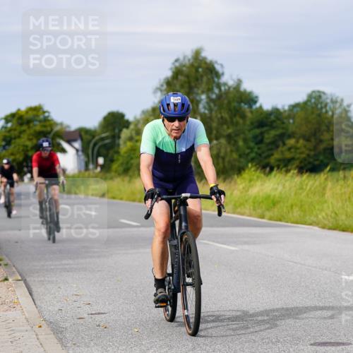 31.08.2025 - Elbe Triathlon Hamburg Michael Burmester http://msf.ph/oto/8683474 31.08.2025 11:11:12 Radfahren 1309, 1386, 1498, 1555 meine-sportfotos.de