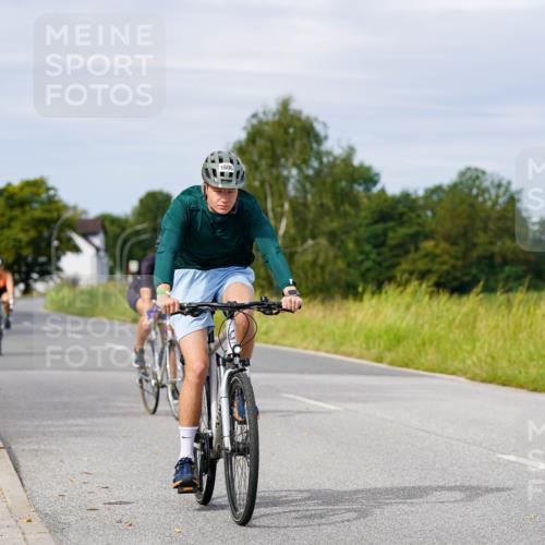 31.08.2025 - Elbe Triathlon Hamburg Michael Burmester http://msf.ph/oto/8683500 31.08.2025 11:11:20 Radfahren 1410, 1431, 1606 meine-sportfotos.de