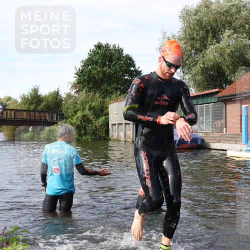 31.08.2025 - Elbe Triathlon Hamburg Luisa Fischer http://msf.ph/oto/8683521 31.08.2025 10:18:06 Schwimmen 1129, 1148 meine-sportfotos.de