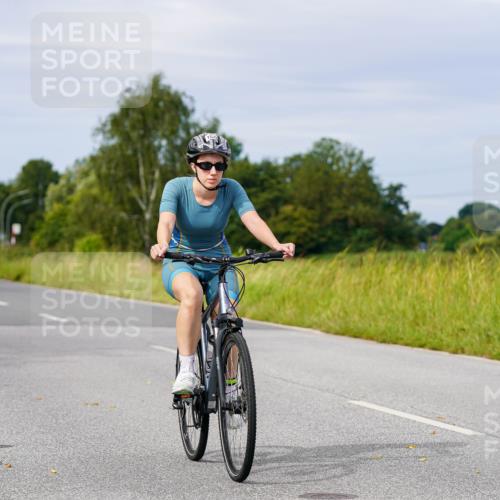 31.08.2025 - Elbe Triathlon Hamburg Michael Burmester http://msf.ph/oto/8683530 31.08.2025 11:11:30 Radfahren 1525, 1537 meine-sportfotos.de