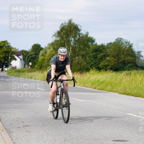 31.08.2025 - Elbe Triathlon Hamburg Michael Burmester http://msf.ph/oto/8683533 31.08.2025 11:11:32 Radfahren 1454, 1525, 1537 meine-sportfotos.de