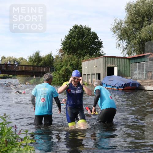 31.08.2025 - Elbe Triathlon Hamburg Luisa Fischer http://msf.ph/oto/8683543 31.08.2025 10:18:42 Schwimmen 1025, 1160 meine-sportfotos.de