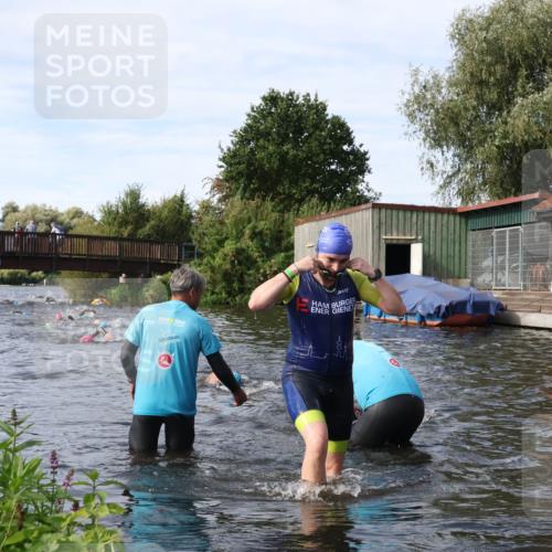 31.08.2025 - Elbe Triathlon Hamburg Luisa Fischer http://msf.ph/oto/8683548 31.08.2025 10:18:43 Schwimmen 1025, 1160 meine-sportfotos.de