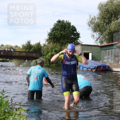 31.08.2025 - Elbe Triathlon Hamburg Luisa Fischer http://msf.ph/oto/8683550 31.08.2025 10:18:43 Schwimmen 1025, 1160 meine-sportfotos.de