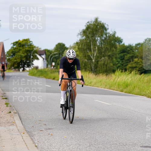 31.08.2025 - Elbe Triathlon Hamburg Michael Burmester http://msf.ph/oto/8683552 31.08.2025 11:11:53 Radfahren 1443, 1603 meine-sportfotos.de