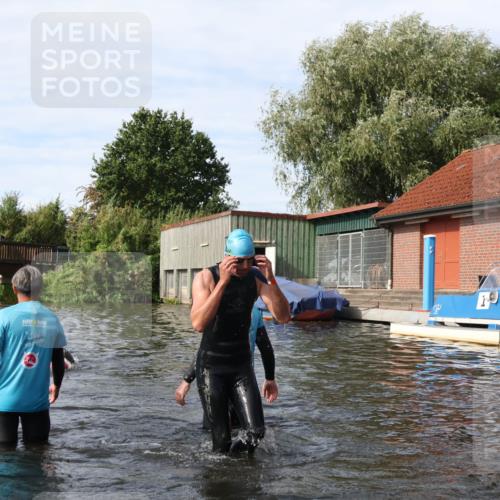 31.08.2025 - Elbe Triathlon Hamburg Luisa Fischer http://msf.ph/oto/8683578 31.08.2025 10:18:50 Schwimmen 1025, 1160, 1191 meine-sportfotos.de