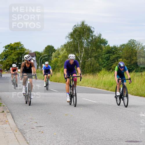 31.08.2025 - Elbe Triathlon Hamburg Michael Burmester http://msf.ph/oto/8683589 31.08.2025 11:12:25 Radfahren 1374, 1390, 1395, 1404, 1442, 1462, 1615 meine-sportfotos.de