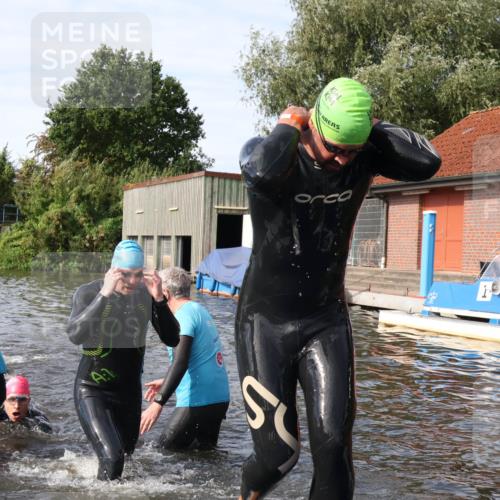 31.08.2025 - Elbe Triathlon Hamburg Luisa Fischer http://msf.ph/oto/8683606 31.08.2025 10:19:06 Schwimmen 1123, 1128, 1183, 1196 meine-sportfotos.de