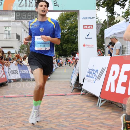 31.08.2025 - 21. Blankeneser Heldenlauf Strokosch-Dieckow http://msf.ph/oto/8683627 31.08.2025 12:03:30 Ziel 4256, 4418, 4032 meine-sportfotos.de