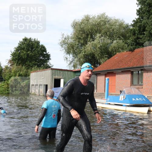31.08.2025 - Elbe Triathlon Hamburg Luisa Fischer http://msf.ph/oto/8683630 31.08.2025 10:19:17 Schwimmen 1123, 1202 meine-sportfotos.de