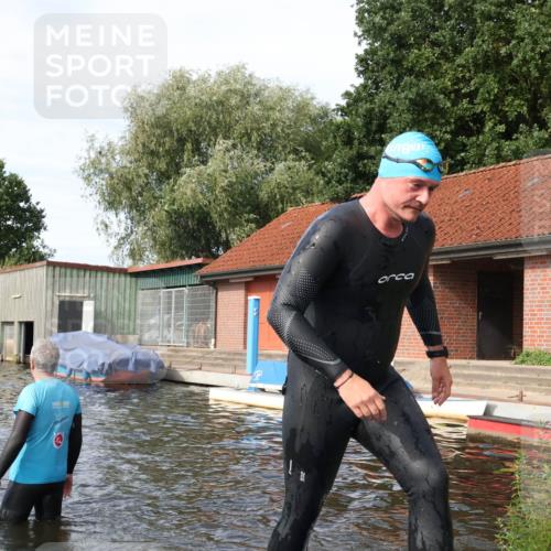 31.08.2025 - Elbe Triathlon Hamburg Luisa Fischer http://msf.ph/oto/8683636 31.08.2025 10:19:18 Schwimmen 1123, 1202 meine-sportfotos.de