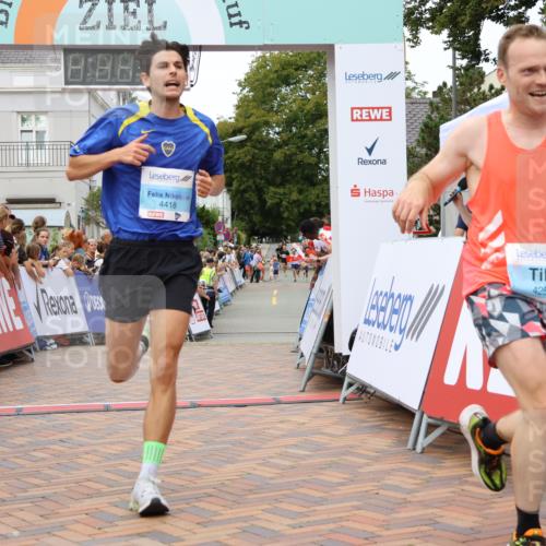 31.08.2025 - 21. Blankeneser Heldenlauf Strokosch-Dieckow http://msf.ph/oto/8683660 31.08.2025 12:03:30 Ziel 4256, 4418, 4032 meine-sportfotos.de