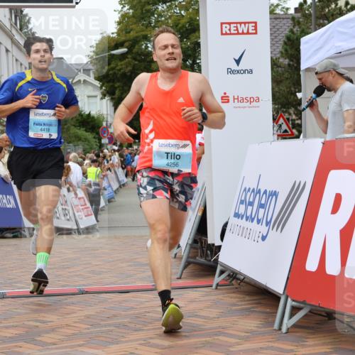 31.08.2025 - 21. Blankeneser Heldenlauf Strokosch-Dieckow http://msf.ph/oto/8683681 31.08.2025 12:03:29 Ziel 4256, 4418, 4032 meine-sportfotos.de