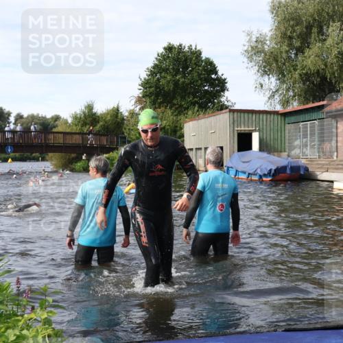 31.08.2025 - Elbe Triathlon Hamburg Luisa Fischer http://msf.ph/oto/8683693 31.08.2025 10:19:52 Schwimmen 1246 meine-sportfotos.de