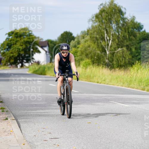 31.08.2025 - Elbe Triathlon Hamburg Michael Burmester http://msf.ph/oto/8683695 31.08.2025 11:13:30 Radfahren 1366 meine-sportfotos.de