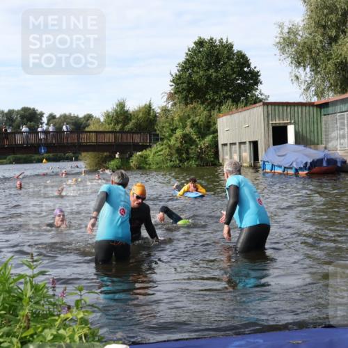 31.08.2025 - Elbe Triathlon Hamburg Luisa Fischer http://msf.ph/oto/8683706 31.08.2025 10:20:00 Schwimmen 1185, 1208, 1445 meine-sportfotos.de