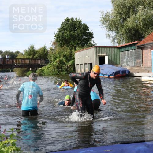 31.08.2025 - Elbe Triathlon Hamburg Luisa Fischer http://msf.ph/oto/8683714 31.08.2025 10:20:02 Schwimmen 1185, 1208, 1445 meine-sportfotos.de